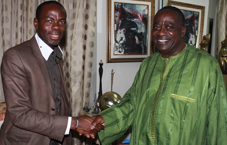 Basket-ball / Election à la FIBB: Coulibaly Mahama reçu par le Pr Alain Ekra